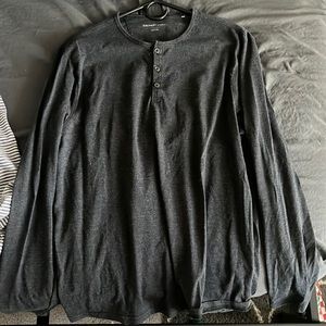 Men’s Large Henley. Brand: Zachary Prell